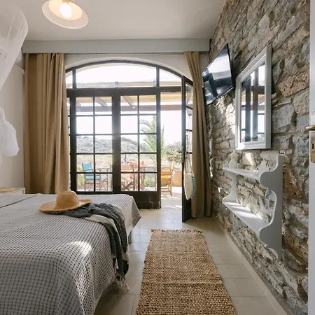 Victoria & * Mikrí Vígla