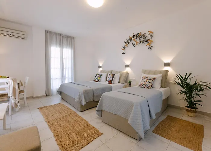 Victoria & * Mikrí Vígla