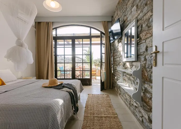 Victoria & * Mikrí Vígla