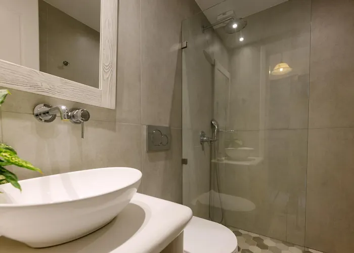 Apartman Victoria & *