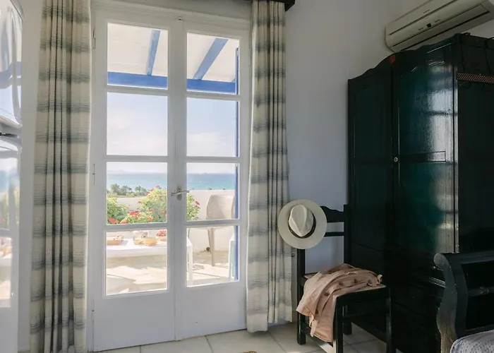 Victoria & Mikrí Vígla