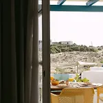 Victoria & Apartment