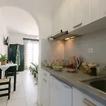 Victoria & Apartment *