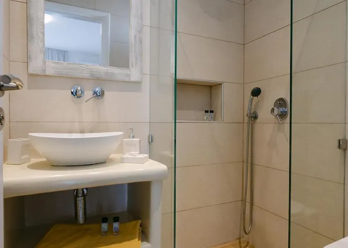 Victoria & 米科利维亚